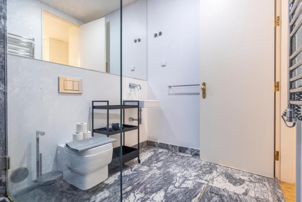 Castelo Design Aparment W/ Balcony & Super View By Lovelystay 리스본 외부 사진